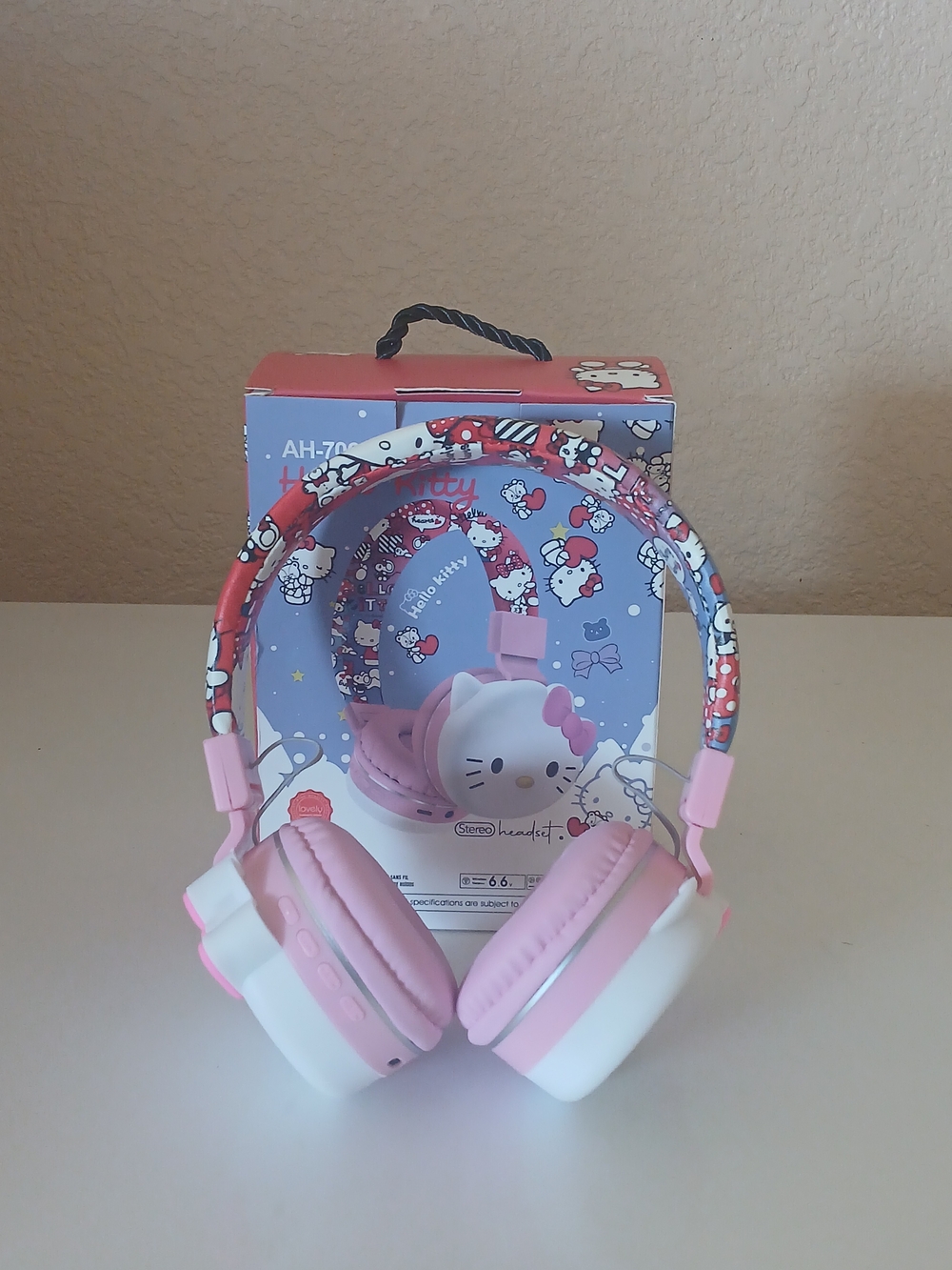 Hello Kitty Pink Kids Wireless Headphones